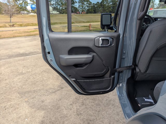2025 Jeep Wrangler Sport S photo 27