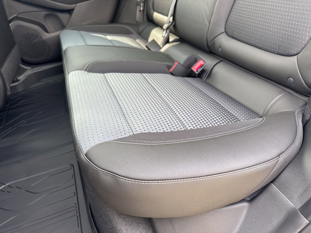 2025 Chevrolet Trax LT photo 17