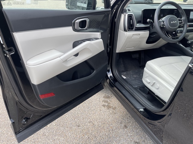 2025 Kia Sorento S photo 14