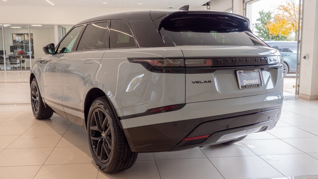 2025 Land Rover Range Rover Velar SE photo 5