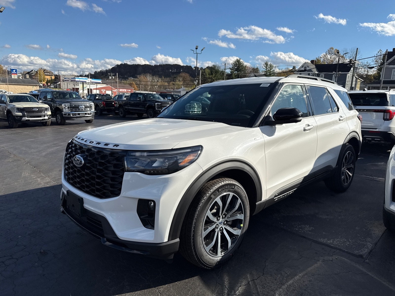 2026 Ford Explorer ST-Line photo 2