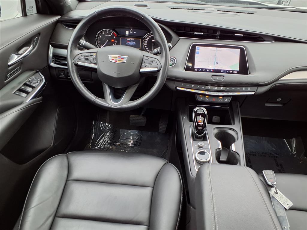 2023 Cadillac XT4 Premium Luxury photo 2