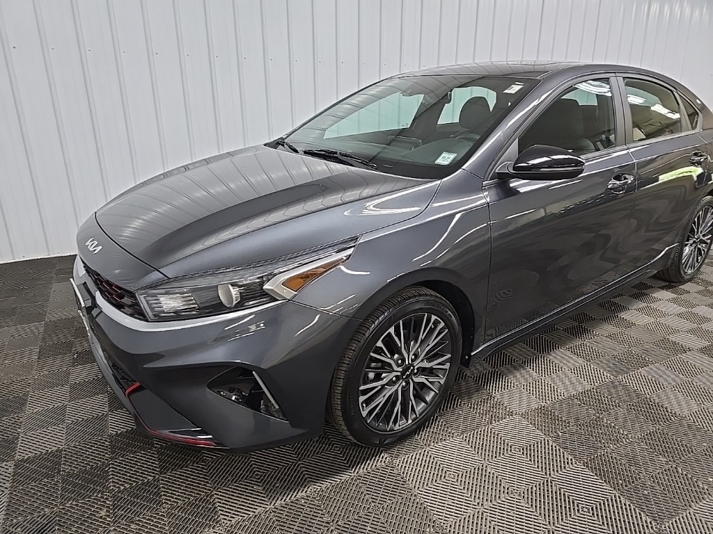 2022 Kia Forte GT-Line photo 8