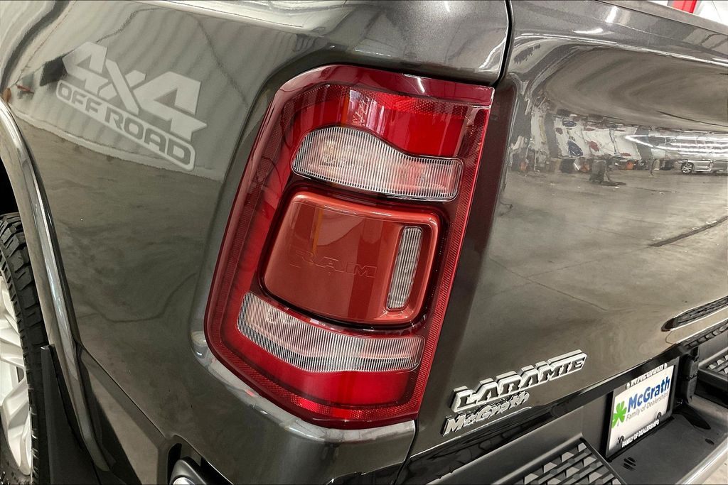 2019 Ram 1500 Laramie photo 27