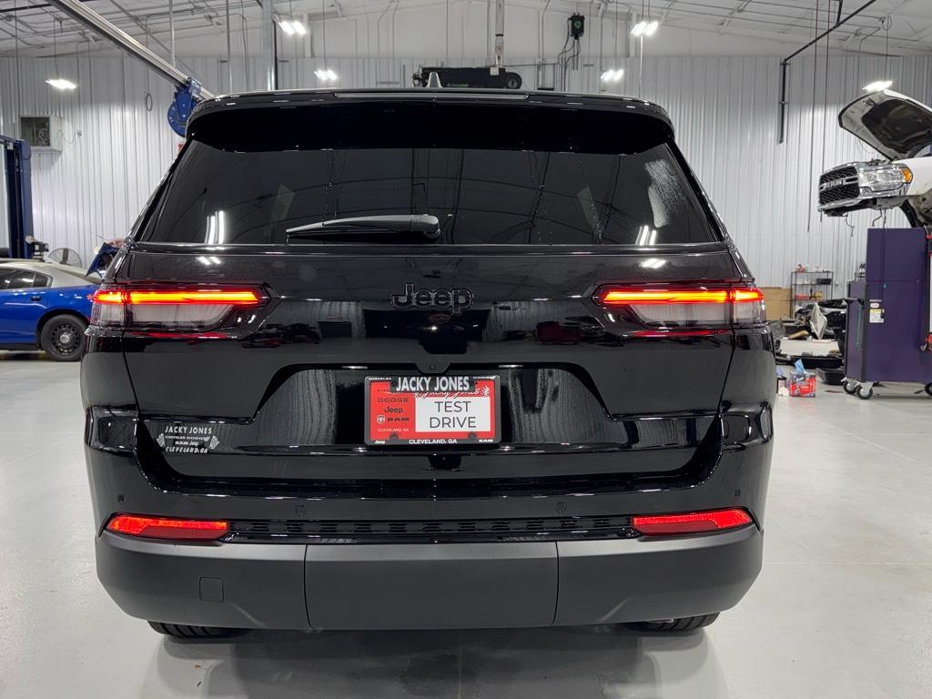 2025 Jeep Grand Cherokee Altitude X photo 3