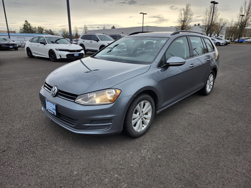 2017 Volkswagen Golf SportWagen S photo 3