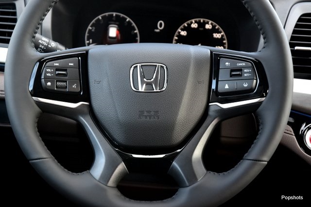 2026 Honda Odyssey Touring photo 16