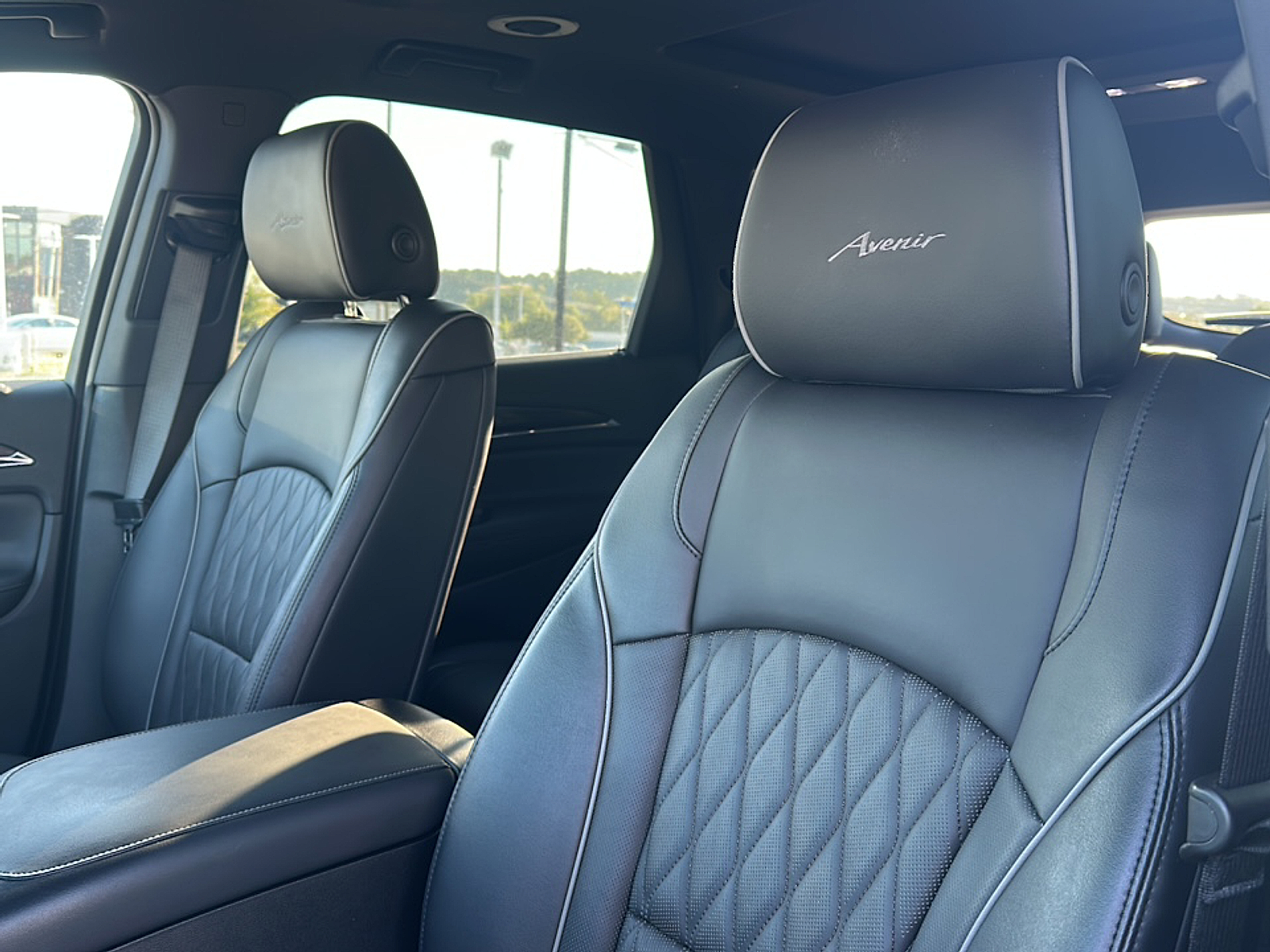 2023 Buick Enclave Avenir photo 3