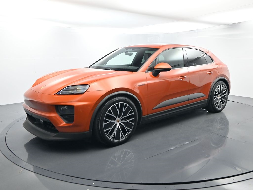 2025 Porsche Macan Base