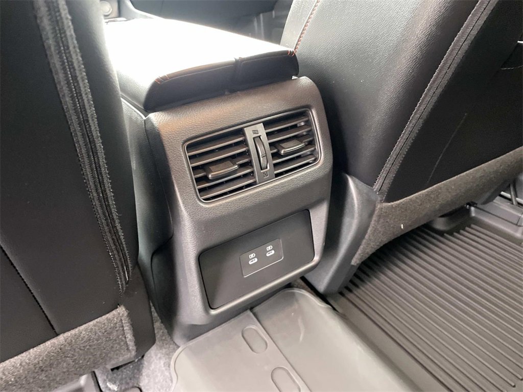 2026 Nissan Rogue AWD photo 5