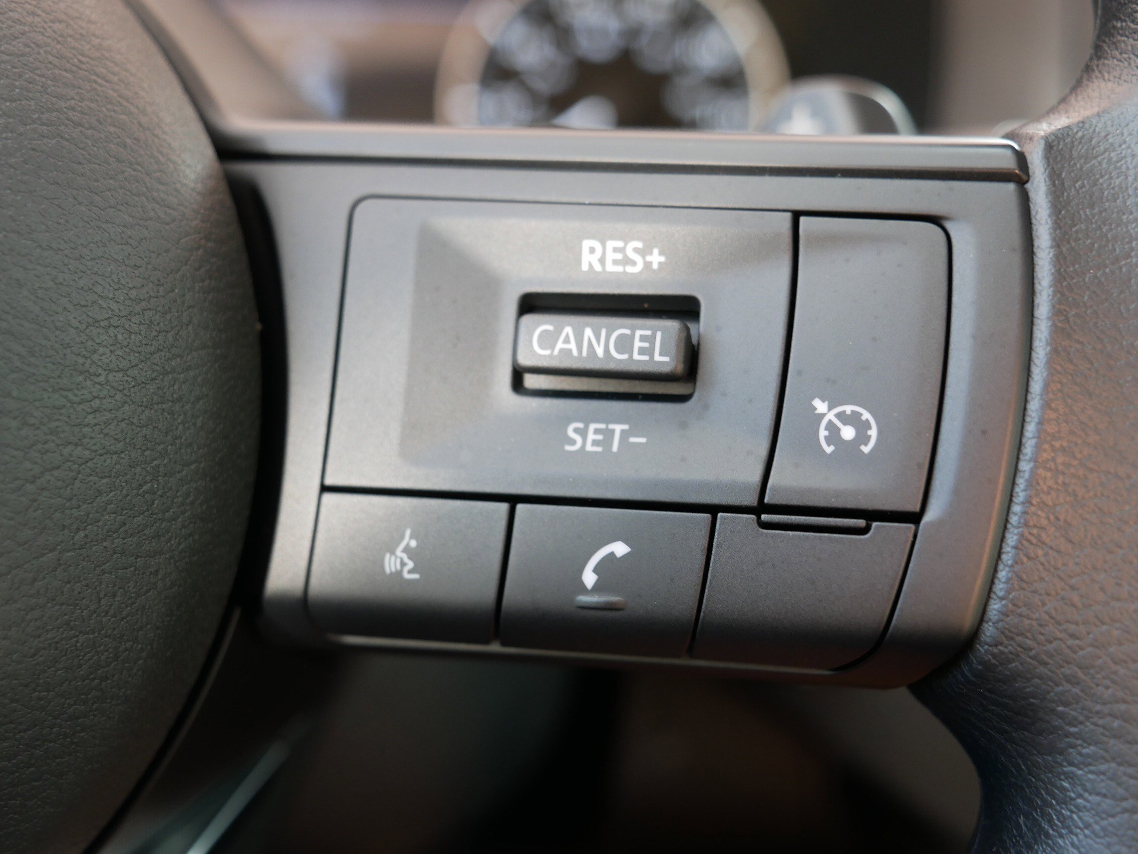 2024 Nissan Pathfinder S photo 24