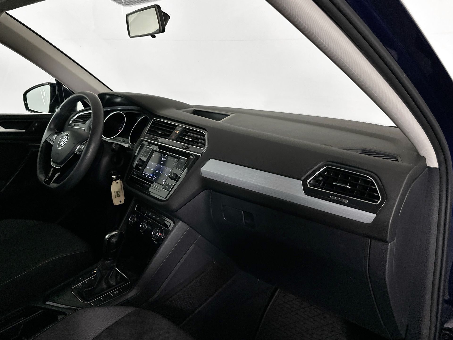 2021 Volkswagen Tiguan S photo 21