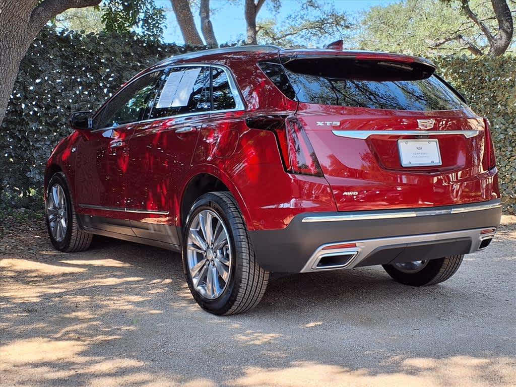 2025 Cadillac XT5 Premium Luxury photo 3