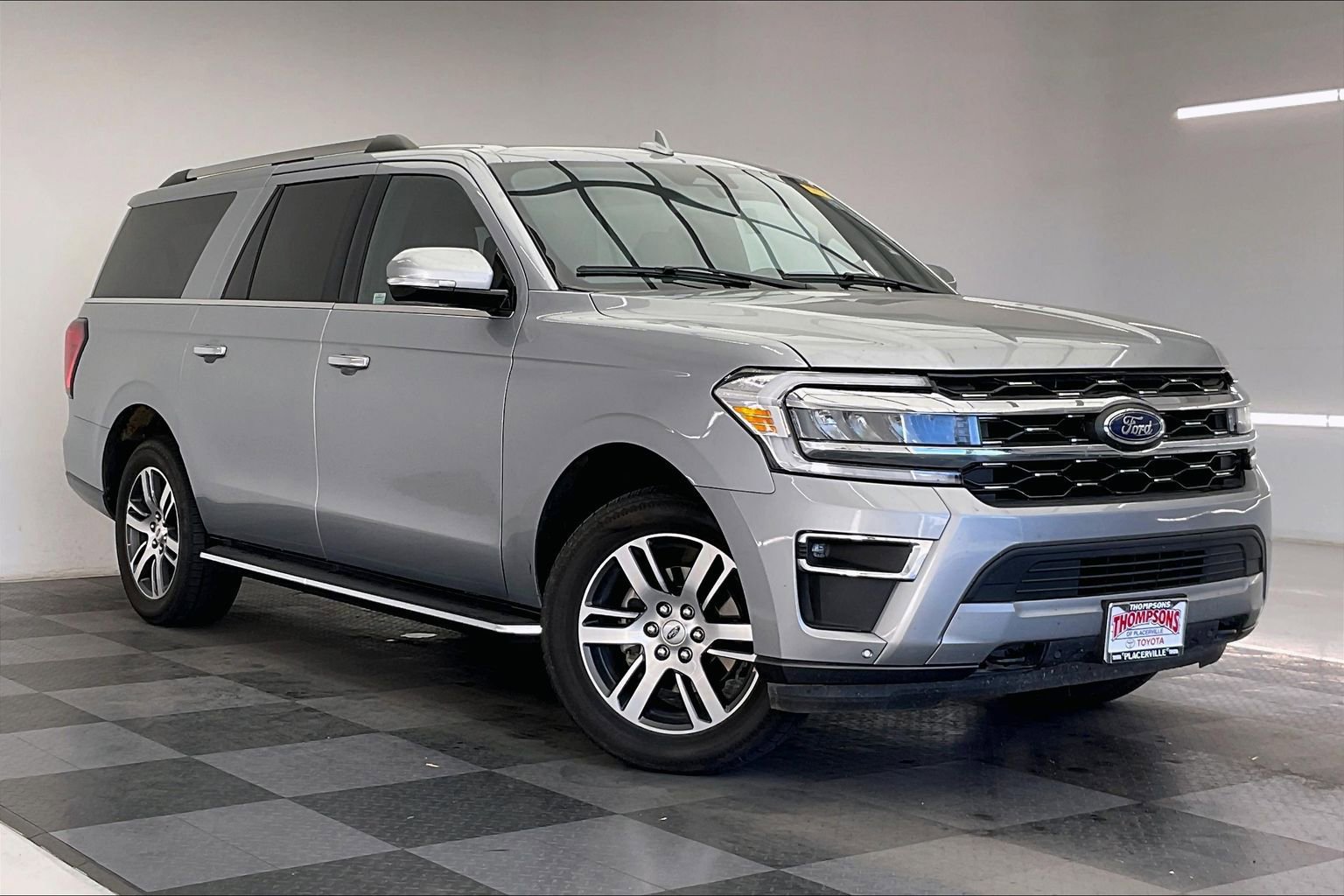 2023 Ford Expedition Limited's photo