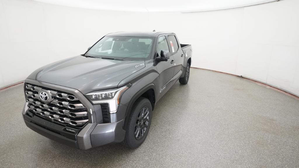 2025 Toyota Tundra Platinum CrewMax photo 4