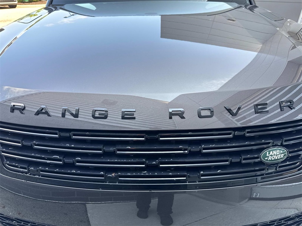 2025 Land Rover Range Rover Sport SE photo 12