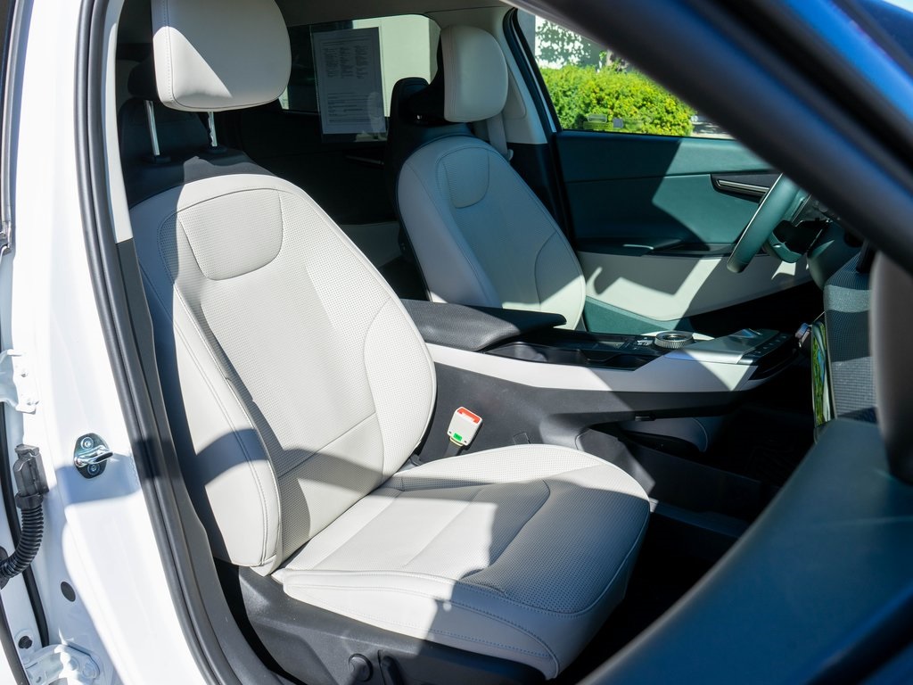 2025 Kia EV6 Wind photo 9