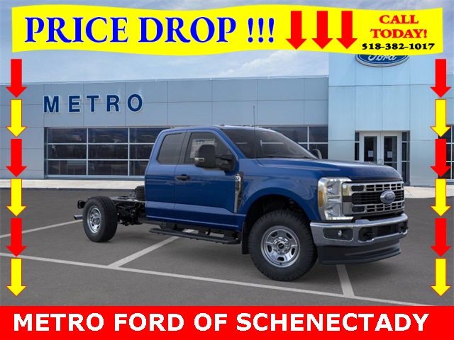 2026 Ford F-350 Super Duty Chassis Cab XL's photo