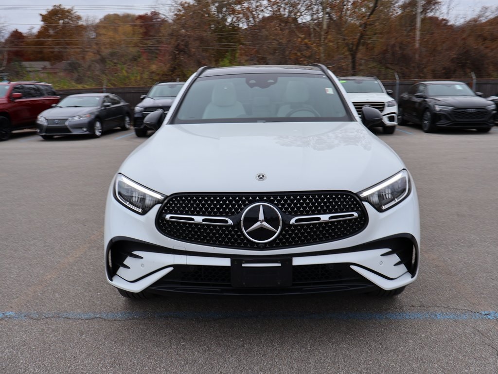 2024 Mercedes Benz GLC 300 4MATIC photo 3