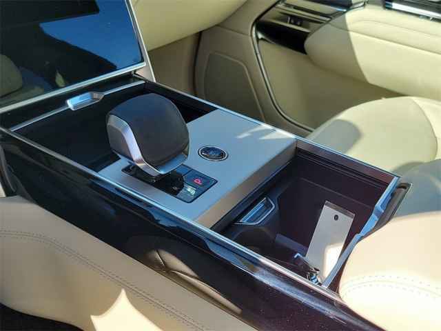 2025 Land Rover Range Rover SE photo 28