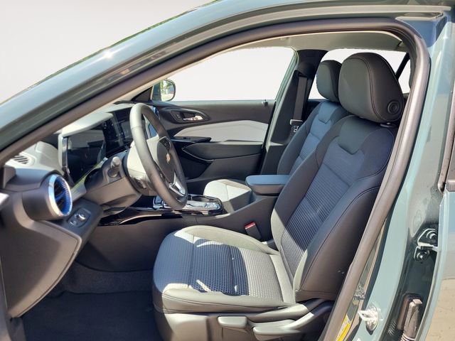 2025 Chevrolet Trax LT photo 10