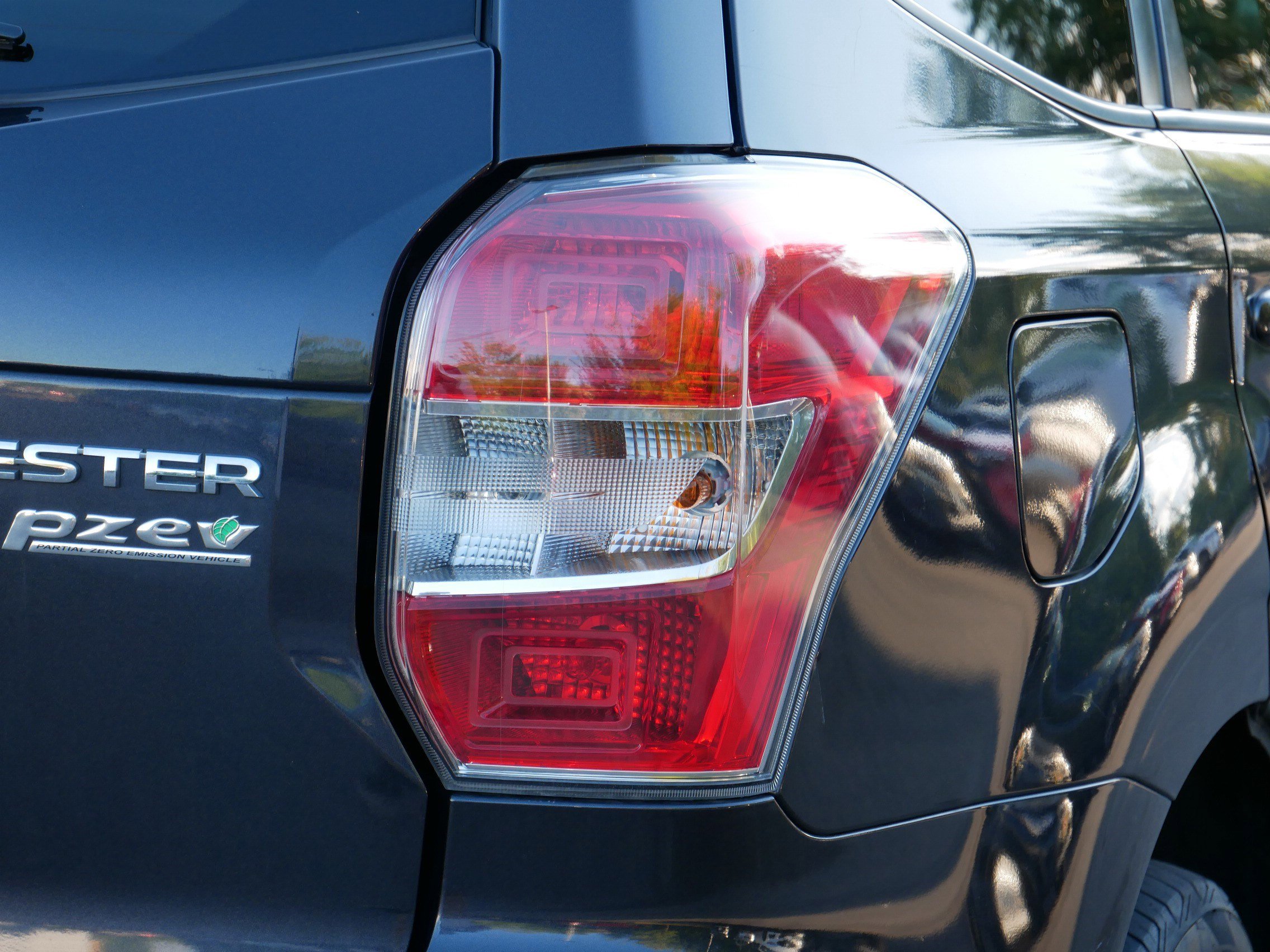 2015 Subaru Forester Premium photo 16