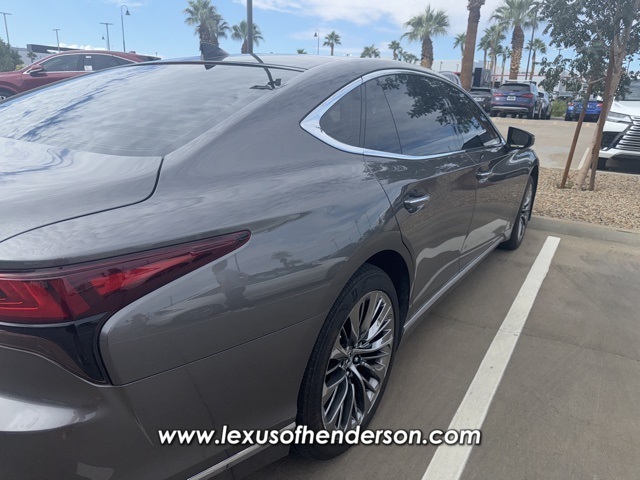 2022 Lexus LS 500 photo 3