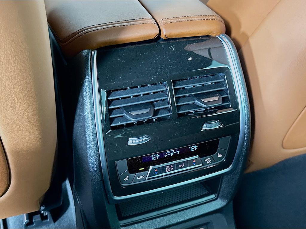 2026 Bmw X7 M60i photo 17