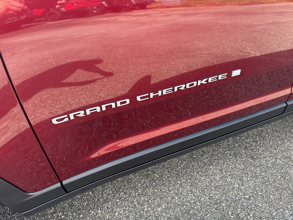 2025 Jeep Grand Cherokee Limited photo 12