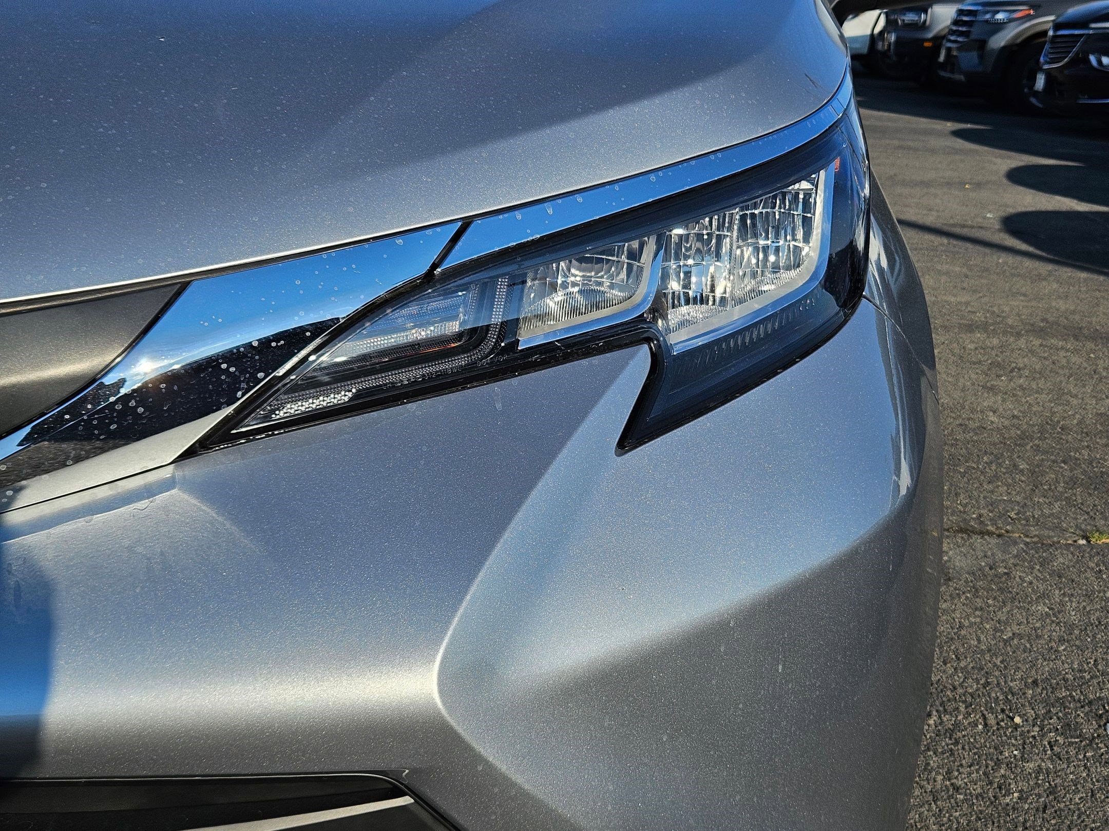 2023 Toyota Sienna LE photo 9