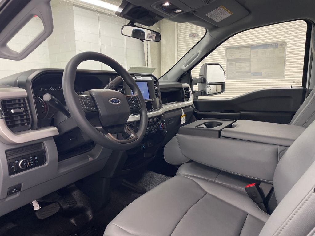 2026 Ford F-250 XL photo 4