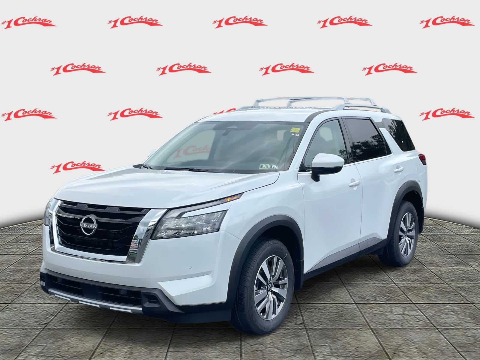 2025 Nissan Pathfinder SL photo 5