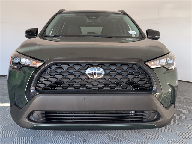 2025 Toyota Corolla Cross LE photo 3