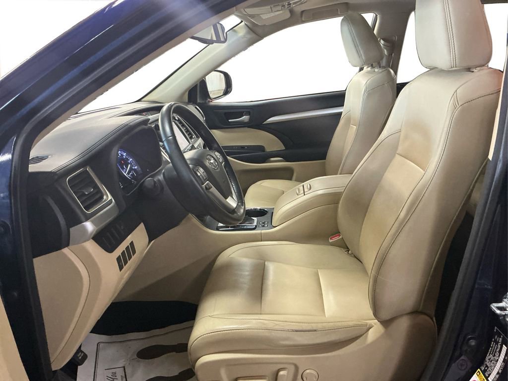 2015 Toyota Highlander XLE Sport photo 20
