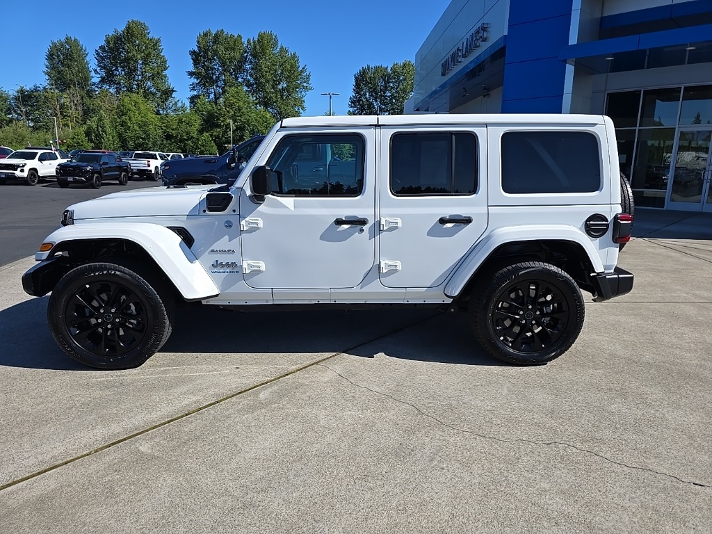 2024 Jeep Wrangler Sahara 4xe photo 2