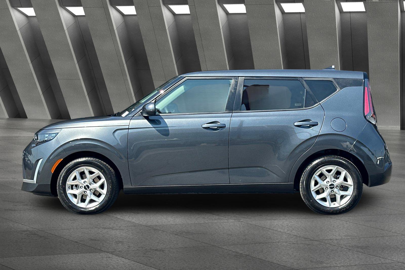 2023 Kia Soul LX photo 6