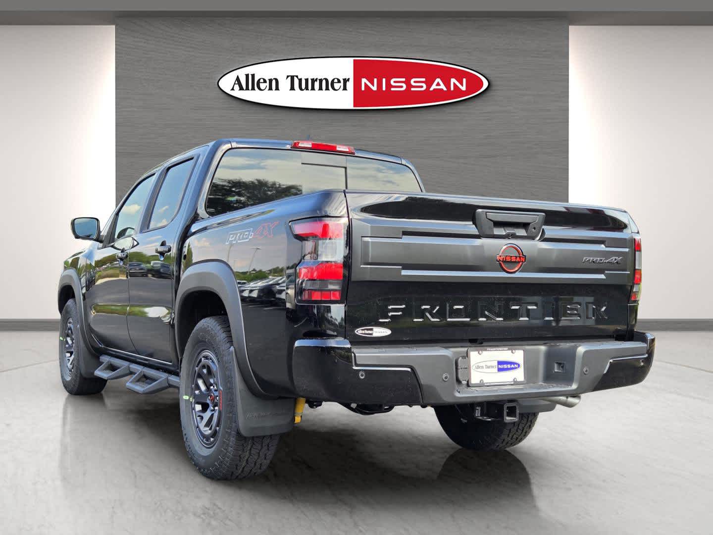 2026 Nissan Frontier Crew Cab PRO-4X photo 8