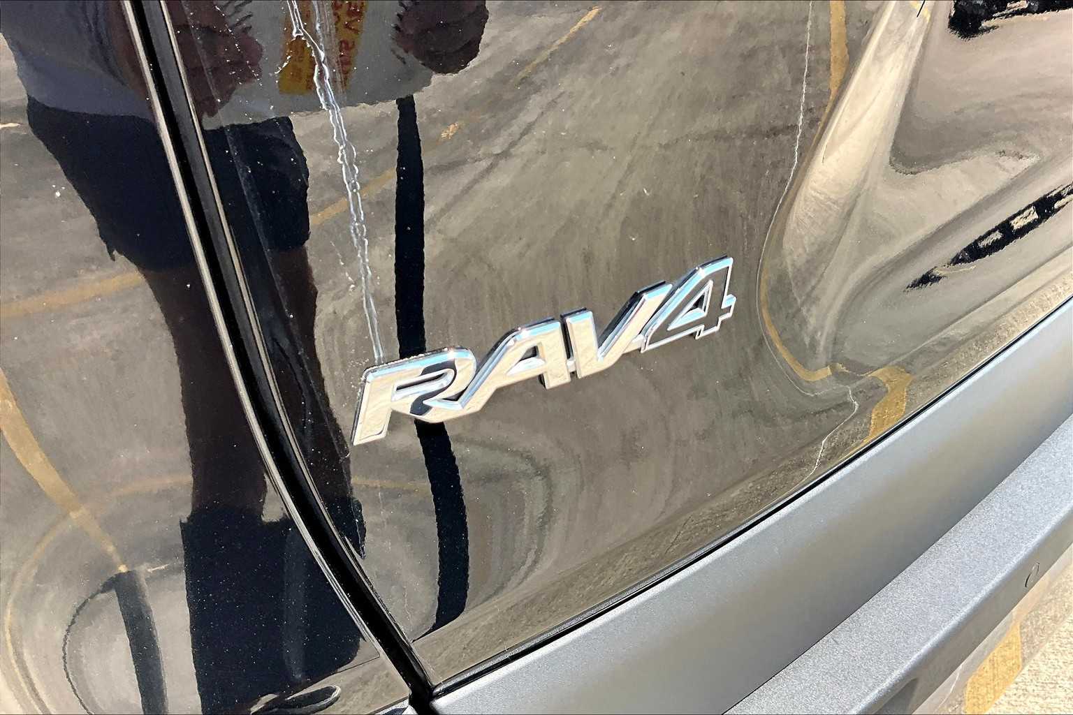 2024 Toyota RAV4 Hybrid Limited photo 28