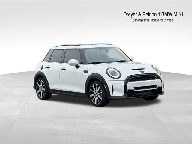 2024 MINI Hardtop 4 Door S's photo