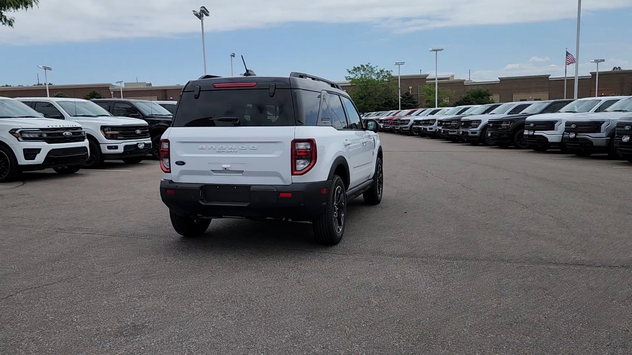 2025 Ford Bronco Sport Outer Banks photo 4