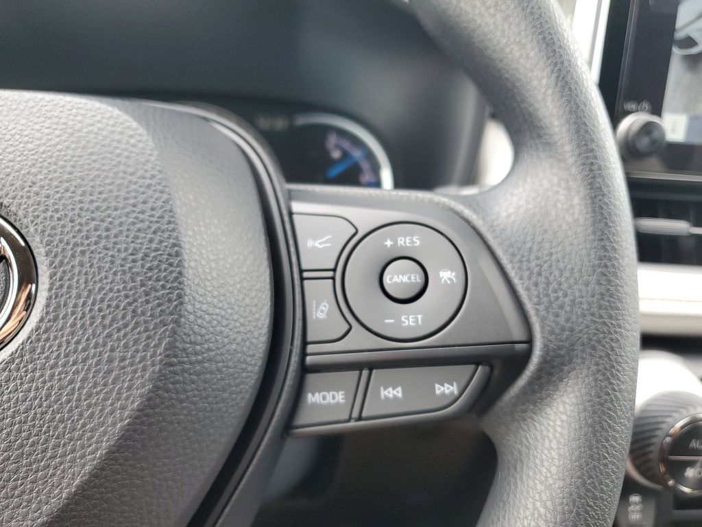 2025 Toyota RAV4 Hybrid XLE photo 29