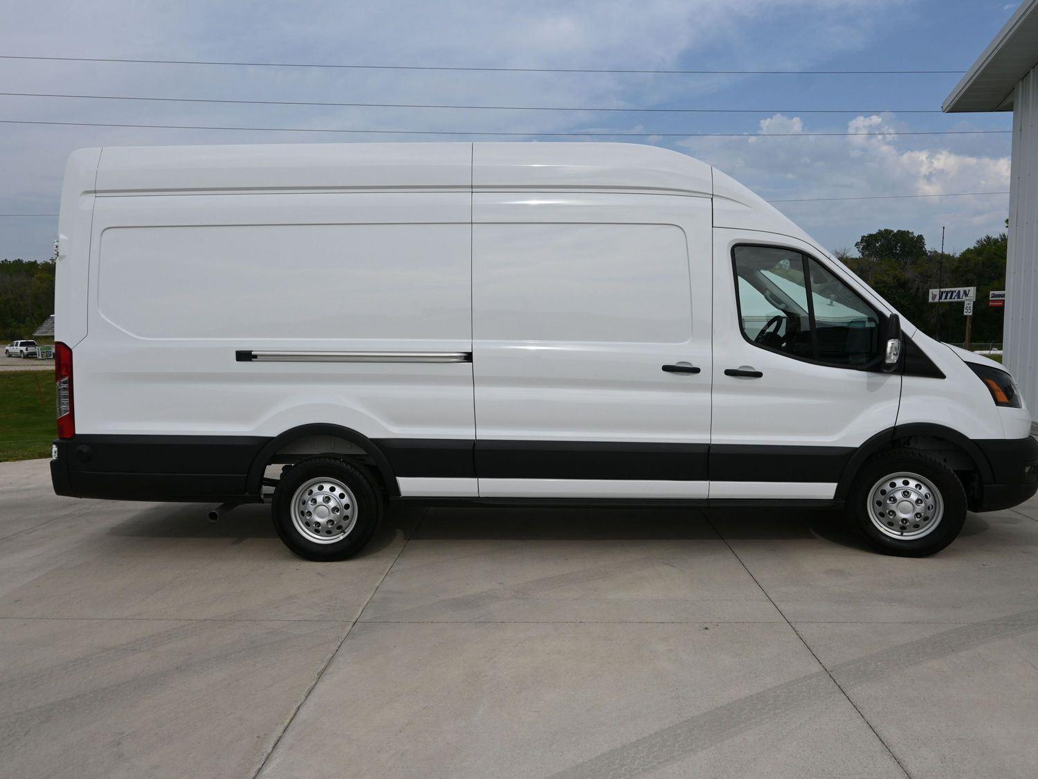 2025 Ford Transit Cargo Van photo 4