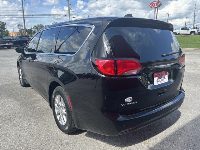 2025 Chrysler Voyager LX photo 3