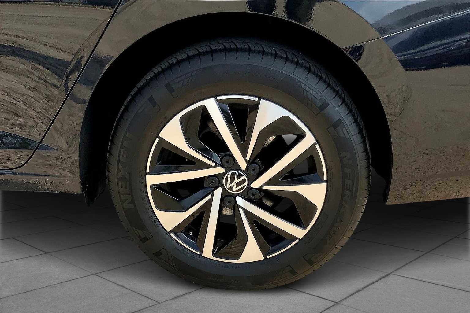 2025 Volkswagen Jetta S photo 9