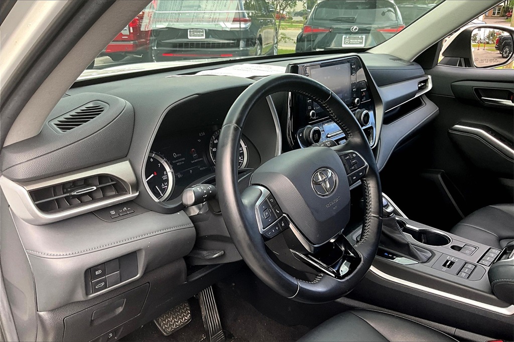 2020 Toyota Highlander XLE photo 15