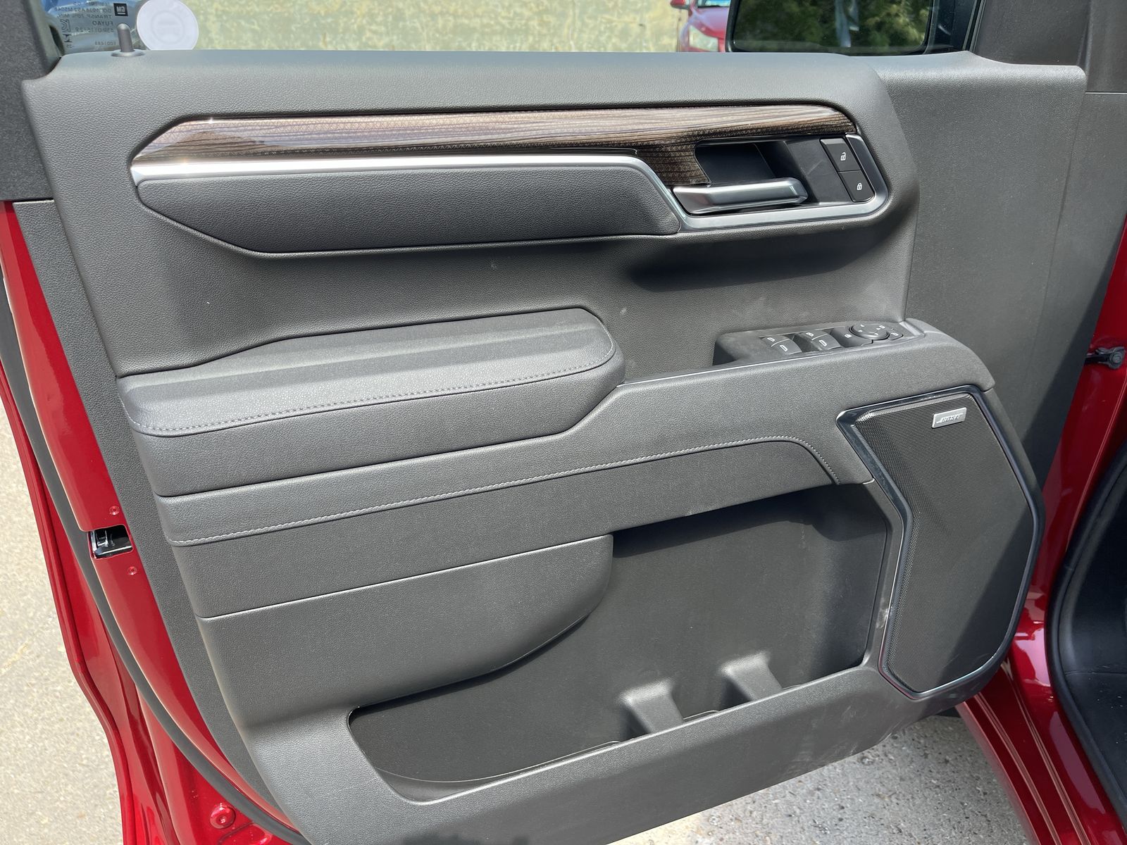 2026 Chevrolet Silverado 1500 RST photo 2