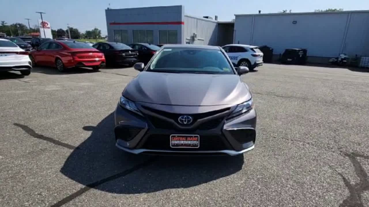 2024 Toyota Camry Hybrid XSE photo 3