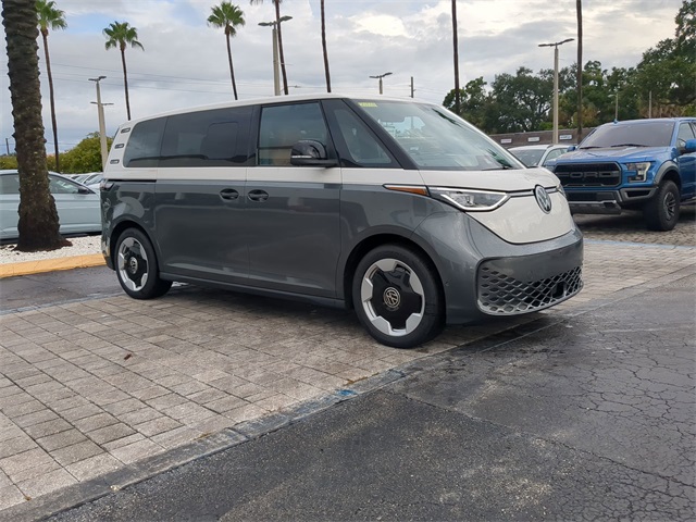 2025 Volkswagen ID. Buzz Pro Plus photo 2
