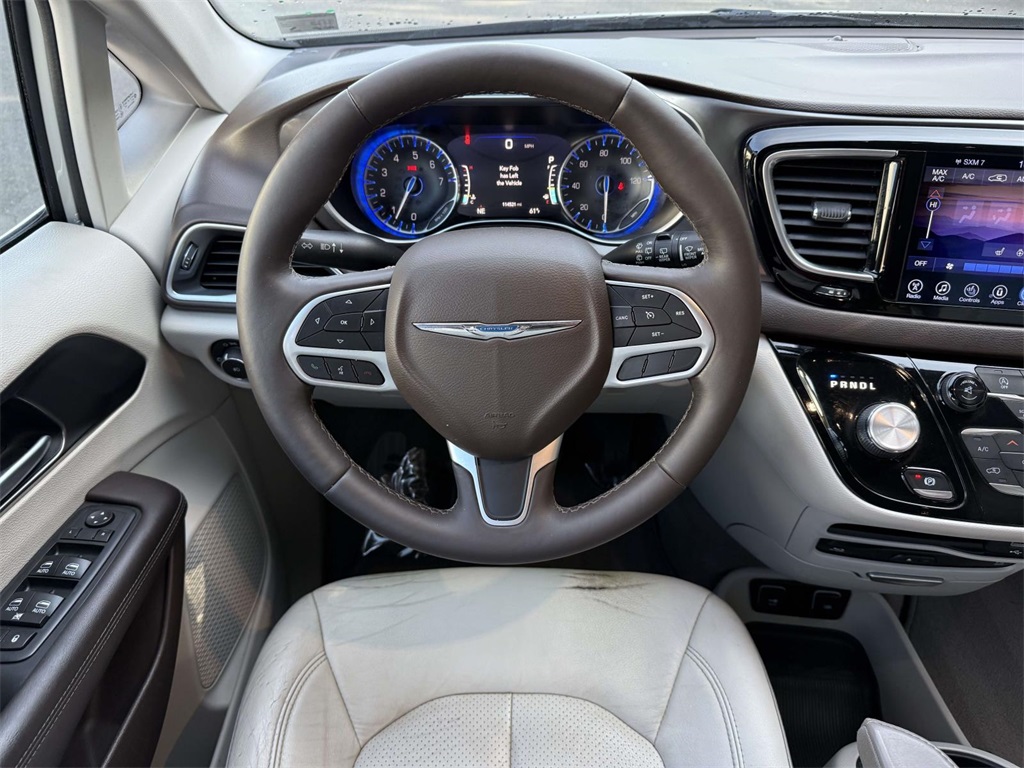 2017 Chrysler Pacifica Touring Plus photo 14