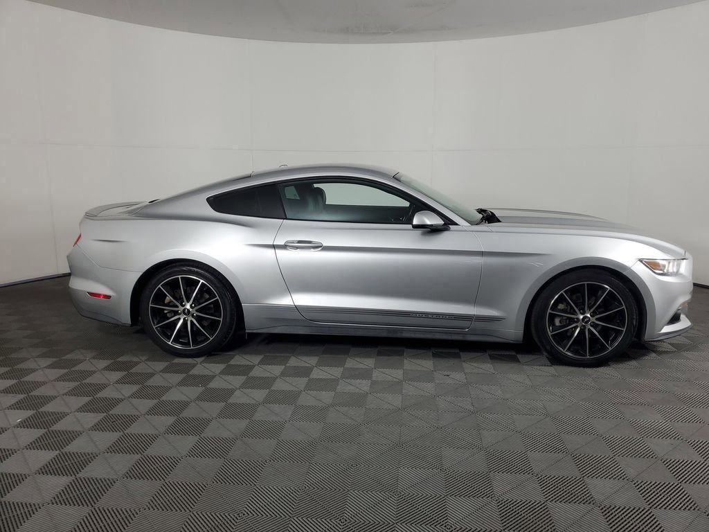 2017 Ford Mustang EcoBoost Premium photo 3